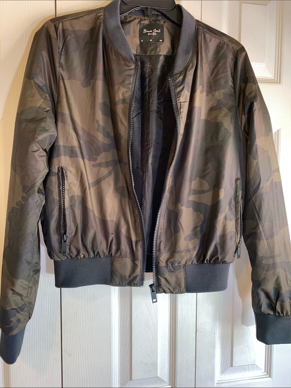 Brave Soul Women’s Camo Bomber Jacket with Ribbed Cuffs